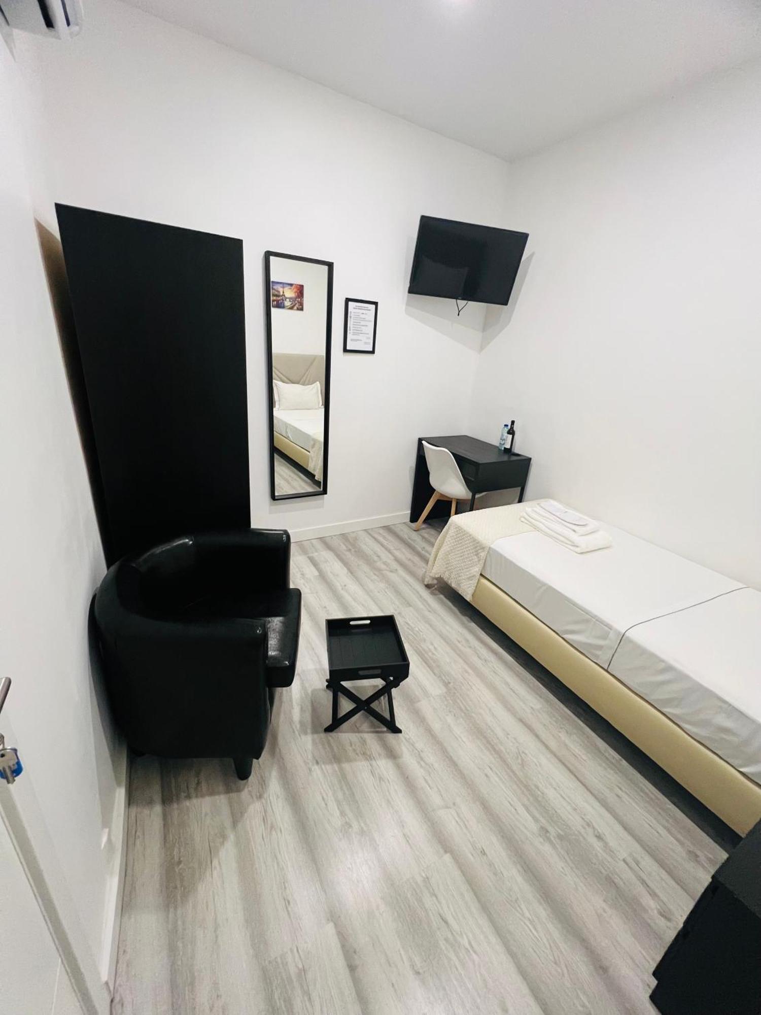 Beautiful Rooms In The Center Of Lisbon Exterior photo