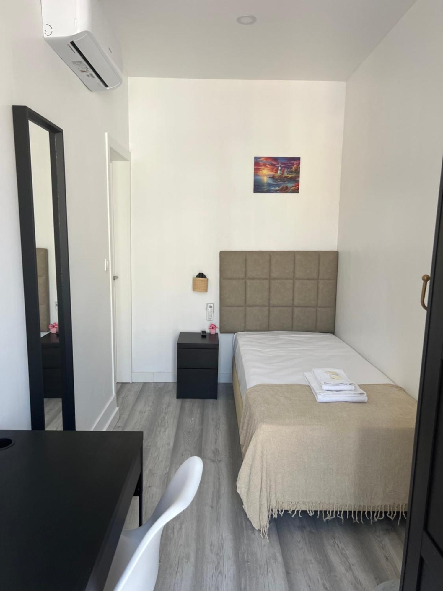 Beautiful Rooms In The Center Of Lisbon Exterior photo
